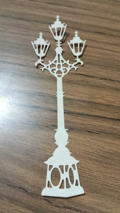 DIE / TROQUEL - FAROL DE PIE CON TRES FAROLAS - en internet