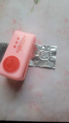 Imagen de Herramienta de Embossing Hello Kitty - Textura Papel