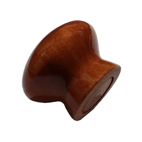 Puxador em madeira em gavetas ou portas de armário.  Unidade: PEÇA Dimensional: 26x32mm Cor: Mogno OU Marfim