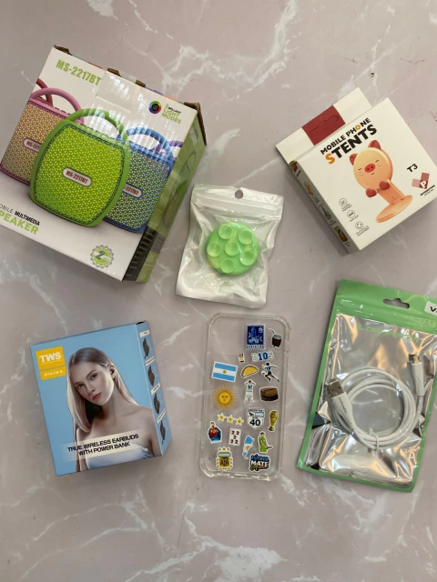 COMBO NAVIDEÑO 3 / Case TPU Impresion x1 + Cable Lookeados + Pop Socket Sopapa + Soporte Animado + Auriculares F9 + Parlante MS-2217BT