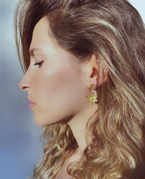 Aros Lotus flower gold