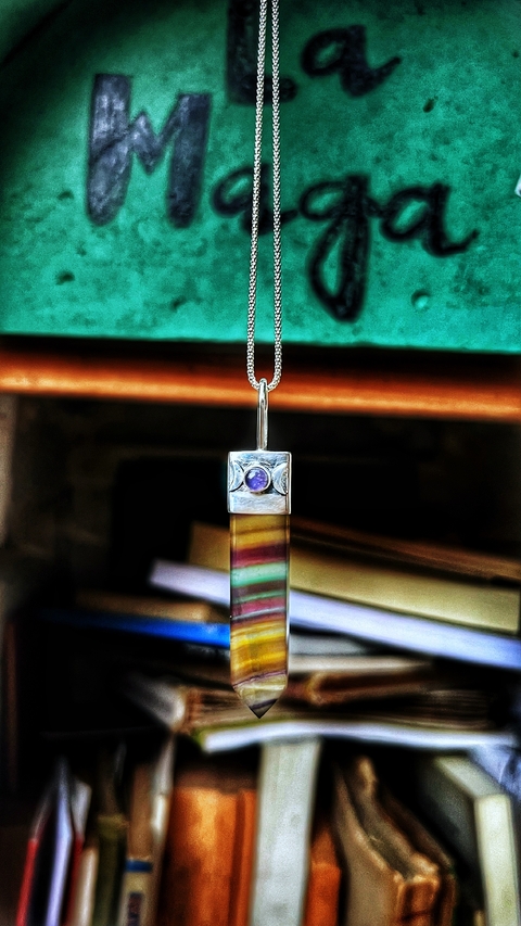 Gran amuleto Fluorita arcoiris y amatista plata 925