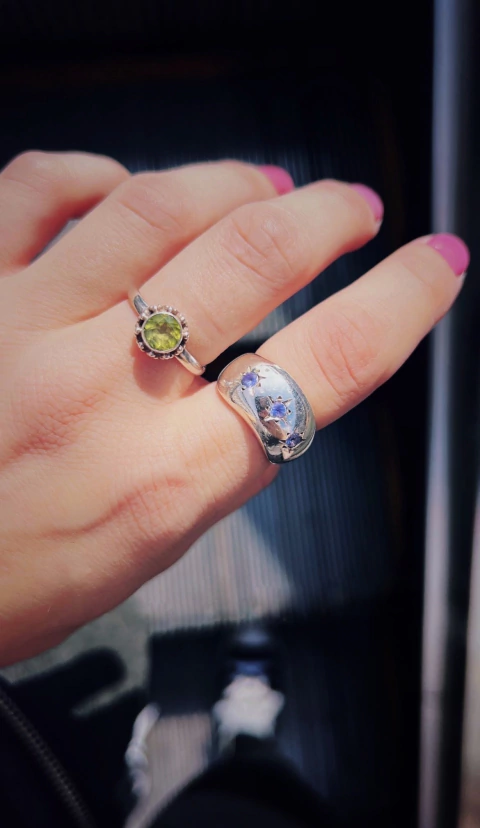 Anillo Tres Reinas tanzanita