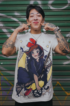 Camiseta Jovem Bruxa