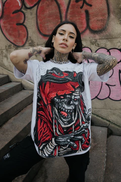 Camiseta Espíritos do Mal - Vomit3d
