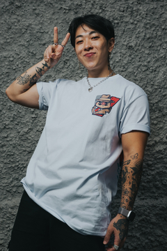 Camiseta Herói Romantico na internet