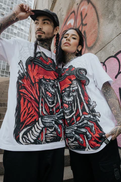 Camiseta Espíritos do Mal na internet