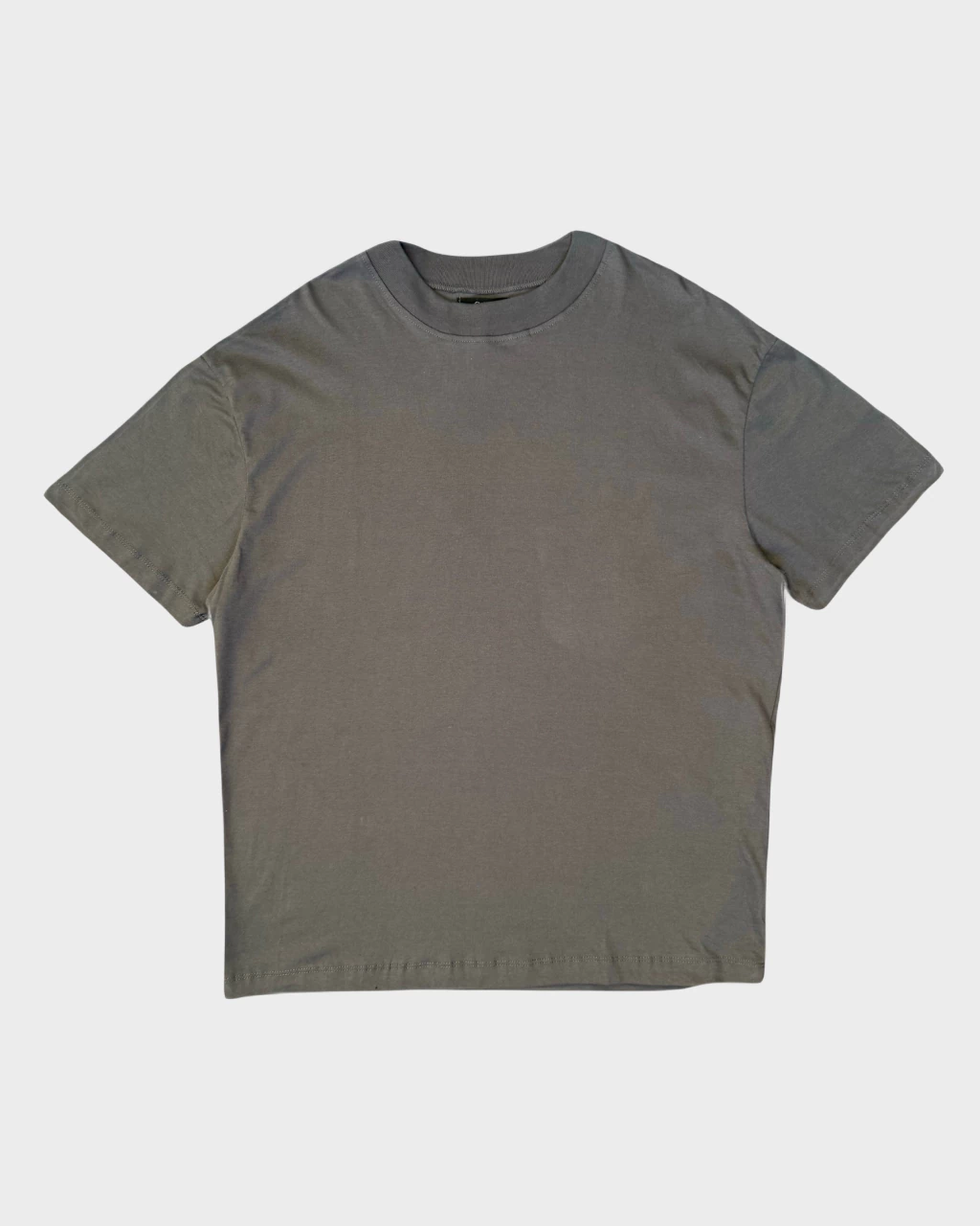 Remera Enzo Gris Topo