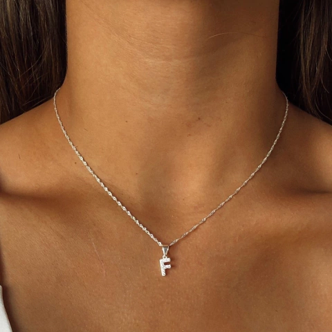 Conjunto cadena singapur 40cm e inicial con cubics engarzados