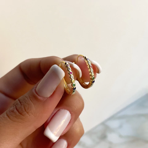 argollas con cubics multicolor de plata gold (cod ar430)