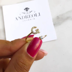 anillo inicial G con cubics regulable plata gold - comprar online