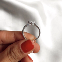 Anillo con cubics engarzados en internet