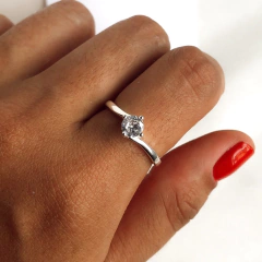 Anillo Solitario cubic