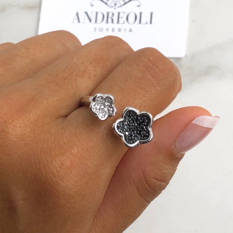 Anillo Flor Blanca y Negra (Cod an100)