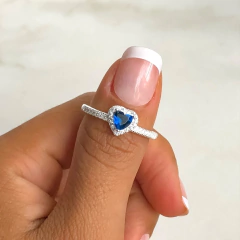anillo centro corazon cubic azul y cubics blancos (cod an324) - comprar online
