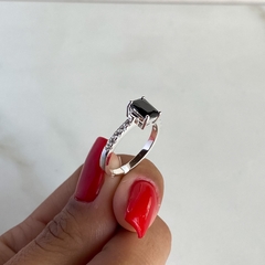 anillo medio sin fin con cubic central negro (cod an365) - ANDREOLI JOYERIA 