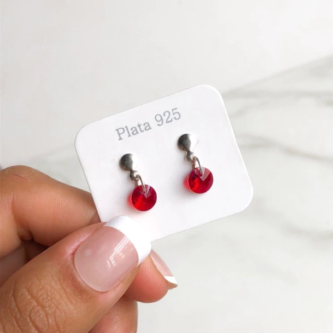 aros pasante con Cristales de Austria (Sw) circular rojo (cod ar284)