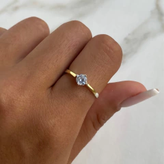anillo solitario con cubic y oro (cod an383)