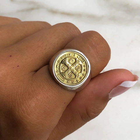 anillo san benito plata y oro (cod an 263)