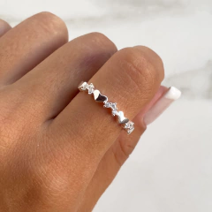 anillo medio sin fin con cubics y corazones (cod an357)