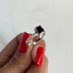 anillo medio sin fin con cubic central negro (cod an365) - comprar online