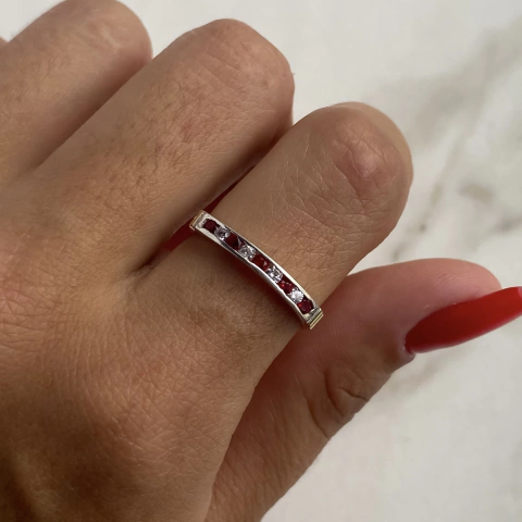 anillo medio sin fin cubics blanco y rojos con oro (cod an431)