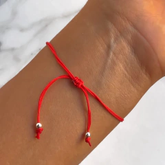 Pulsera Regulable de hilo roja con dijes (cod p098) - comprar online