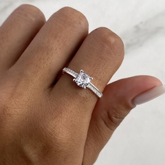 Anillo medio sin fin con centro cubic (cod an577)