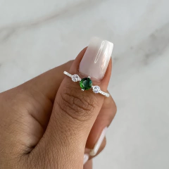 Anillo centro cubic verde y blancos (cod an785) - comprar online