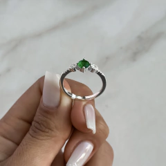 Anillo centro cubic verde y blancos (cod an785) - ANDREOLI JOYERIA 