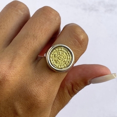 anillo san benito plata y oro (cod an514)