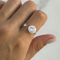 Anillo regulable con cubics engarzados (Cod an692)