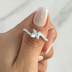 Imagen de Anillo en conjunto, medio sin fin y con centro cubic (Cod an694)