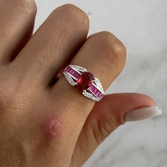 anillo diseño con cubics blancos y rosas baguette y ovalo (cod an724)