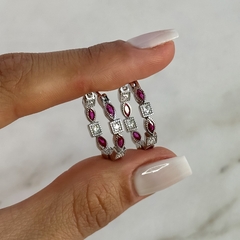 argollas diseño con cubics blancos y rosas (cod Ar799)