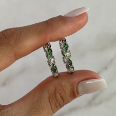 argollas diseño con cubics blancos y verdes (Cod Ar800) en internet