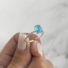 anillo medio sin fin con centro cubic celeste (cod an486) - comprar online