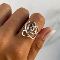 anillo centro rosa calada (Cod an625)