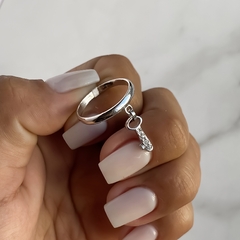 anillo con dije llave y cubics (cod an604) en internet