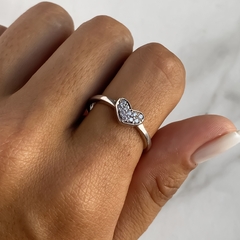 anillo centro corazon con cubics (Cod an586)