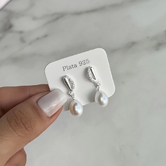 aros con cubcis y colgante perla (cod ar776)