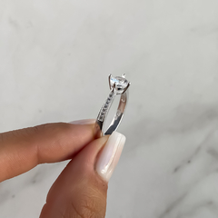 anillo medio sin fin con centro cubic (Cod an641) - ANDREOLI JOYERIA 