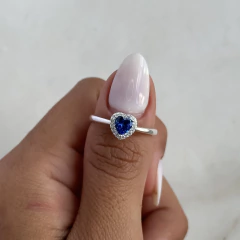 anillo centro corazón cúbic azul (Con an950) en internet