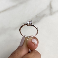 Imagen de anillo medio sin fin con centro cubic (cod an663)