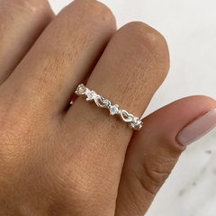 anillo medio sin fin con corazones y cubics (Cod an671)