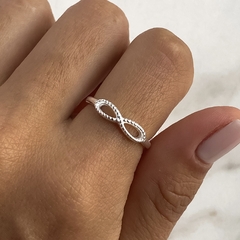 anillo con infinito facetado (cod an668)