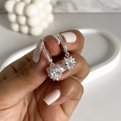 aros brisura con colgante cubic corazon blanco (cod ar666)