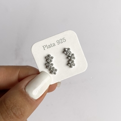 aros pasante con flores y cubics (cod ar677)
