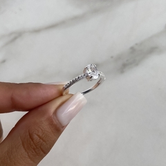 Anillo medio sin fin con centro cubic ovalado (Cod an573) en internet