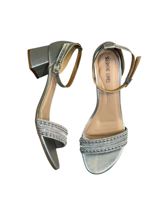 Sandália Feminina com Salto Médio